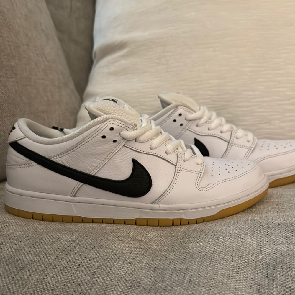 Nike White and Black Sneakers